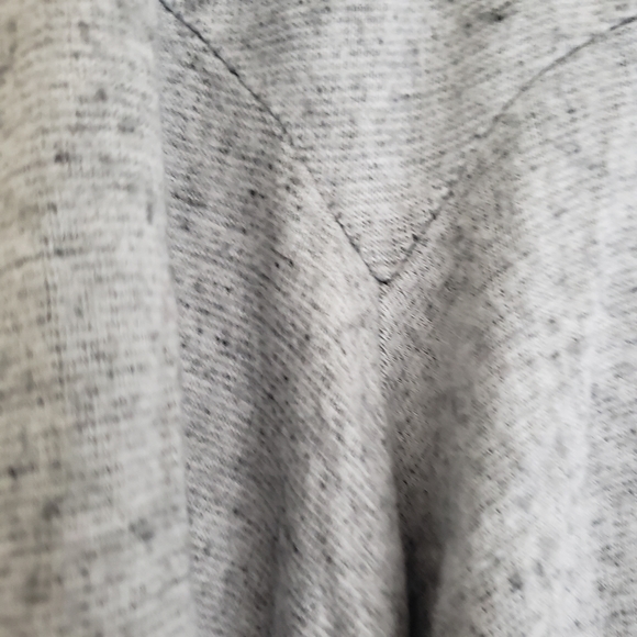 Sinuous Medium gray soft sweater - Picture 3 of 9